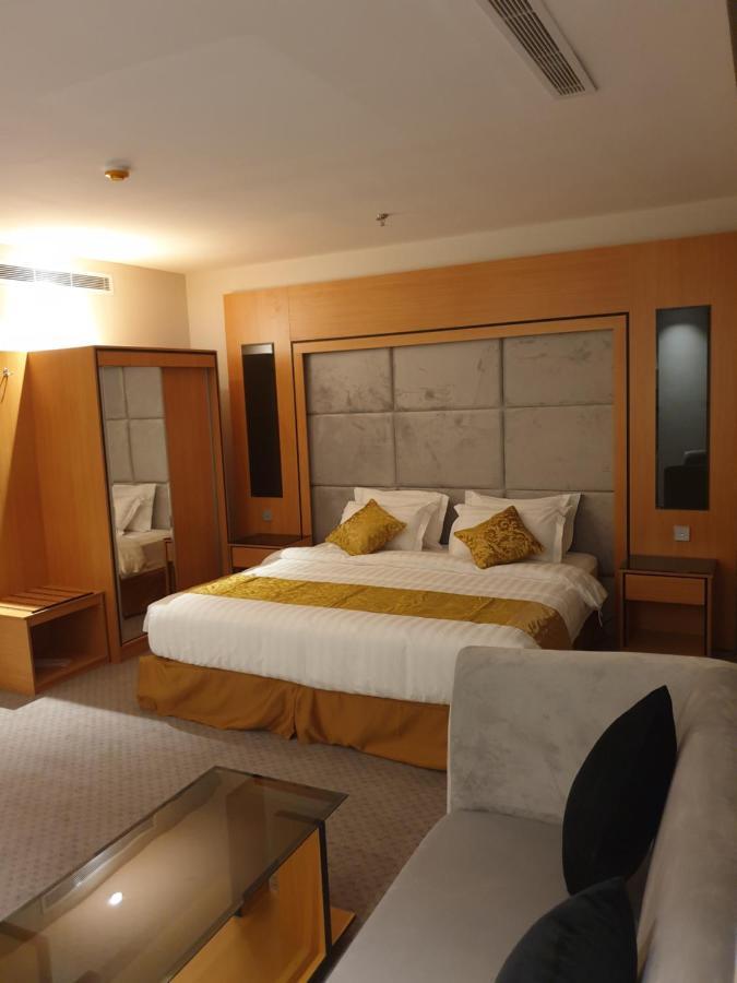 Al Rayyan Tower 3*
