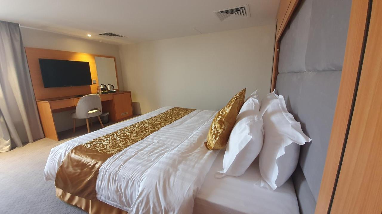 Al Rayyan Tower 3*