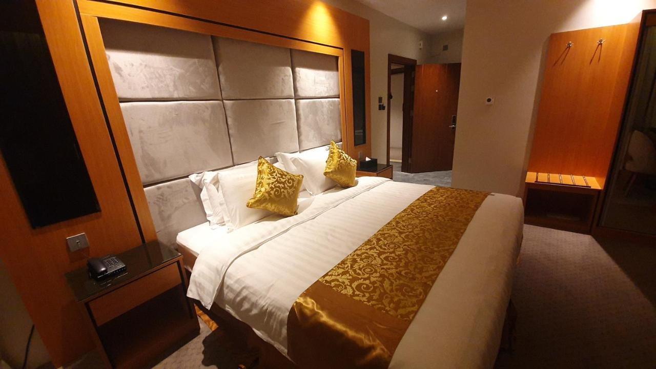 Al Rayyan Tower 3*